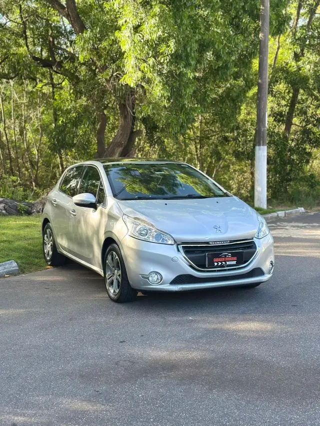 Carro Peugeot 208 2015 Griffe  1.6 16V (Flex) (Aut)