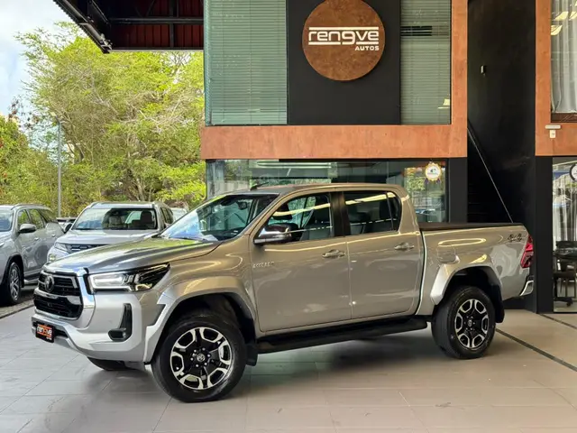 Carro Toyota Hilux Cabine Dupla 2024 SRX 4x4 2.8 Diesel