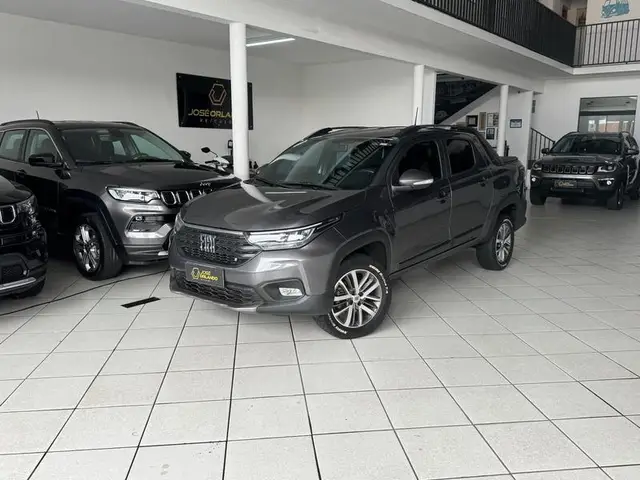 Carro Fiat Strada 2023 Volcano 1.3 CD (Flex)