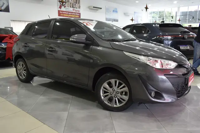 Carro Toyota Yaris 2021 1.5 XL Plus Connect CVT (Flex)