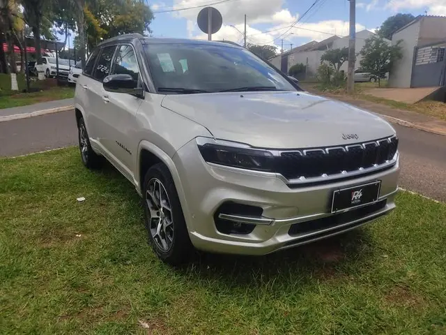 Carro Jeep Commander 2022 Overland T270 Flex (Aut)