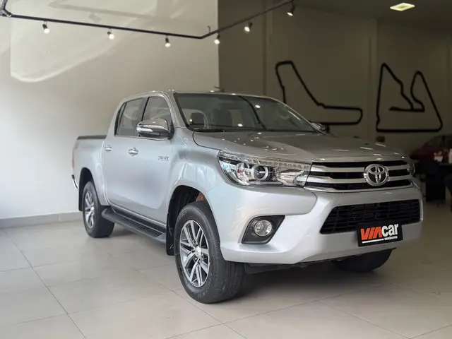 Carro Toyota Hilux Cabine Dupla 2017 Hilux 2.8 TDI SRX CD 4x4 (Aut)