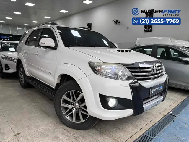 Carro Toyota Hilux SW4 2014 3.0 TDI 4x4 SRV 7L
