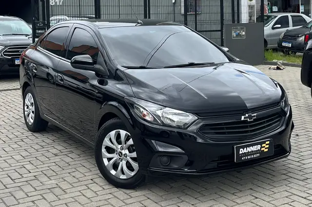 Carro Chevrolet Onix Plus 2021 1.0 LT (Flex)