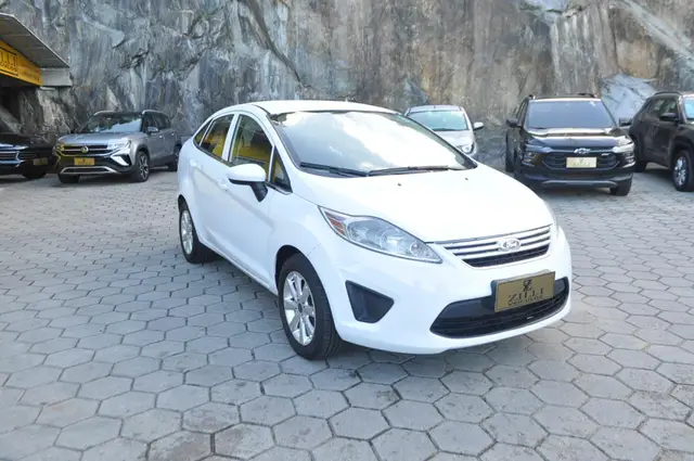 Carro Ford New Fiesta Sedan 2013 SE 1.6 (Flex)