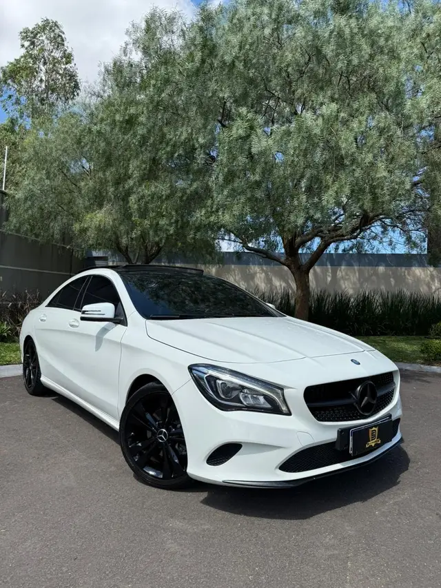 Carro Mercedes-Benz Classe CLA 2017 CLA 200 Vision DCT (Flex)