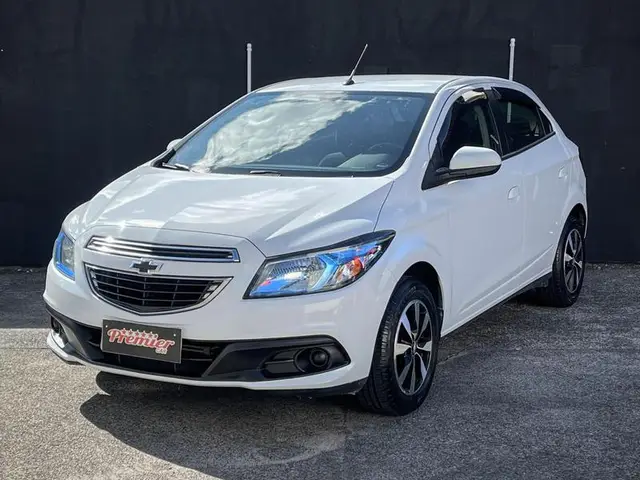 Carro Chevrolet Onix 2015 1.4 LT SPE/4 (Aut)