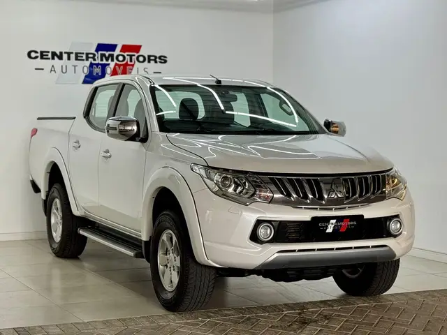 Carro Mitsubishi L200 Triton 2017 S. HPE FTP 2.4 CD Dies. Aut.
