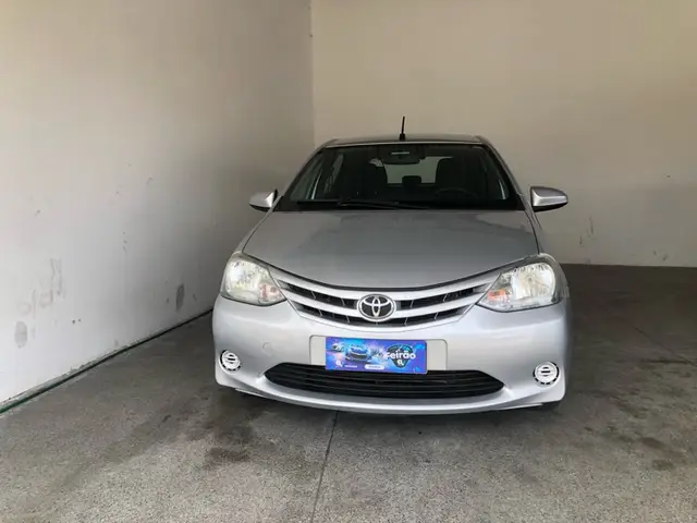 Carro Toyota Etios 2017 X 1.3 (Flex)
