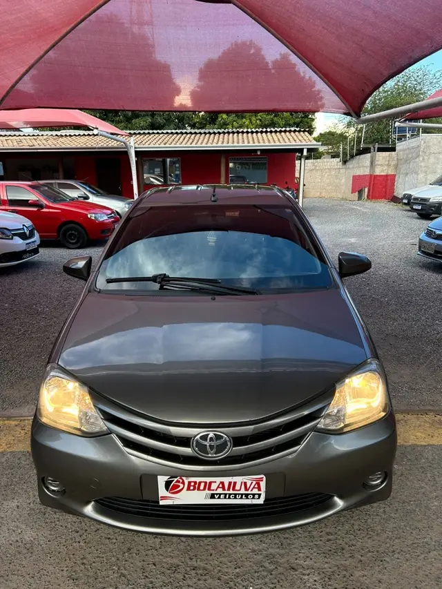 Carro Toyota Etios 2017 X 1.3 (Flex)