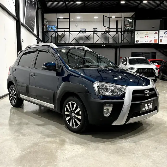 Carro Toyota Etios 2018 Cross 1.5 (Aut) (Flex)