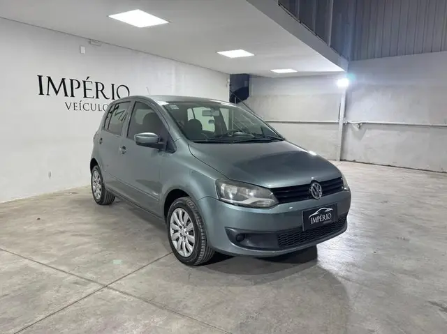 Carro Volkswagen Fox 2011 1.0 8V (Flex) 4p