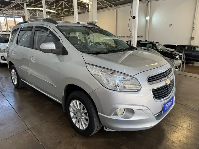 Carro Chevrolet Spin 2015 LT 5S 1.8 (Flex)