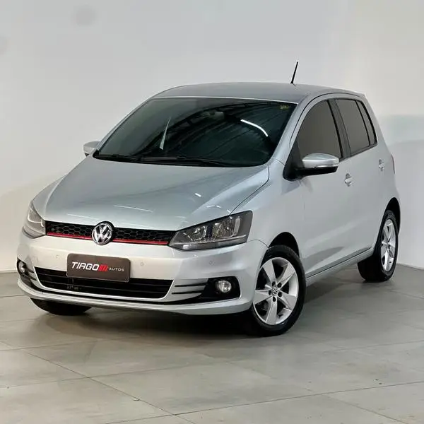 Carro Volkswagen Fox 2016 1.0 MPI BlueMotion (Flex)
