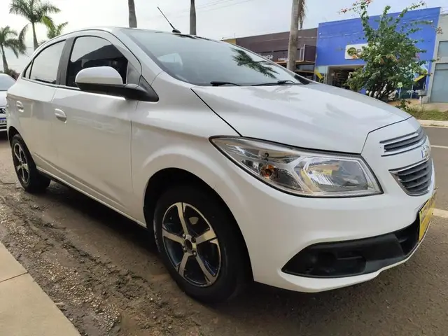 Carro Chevrolet Onix 2014 1.0 LT SPE/4