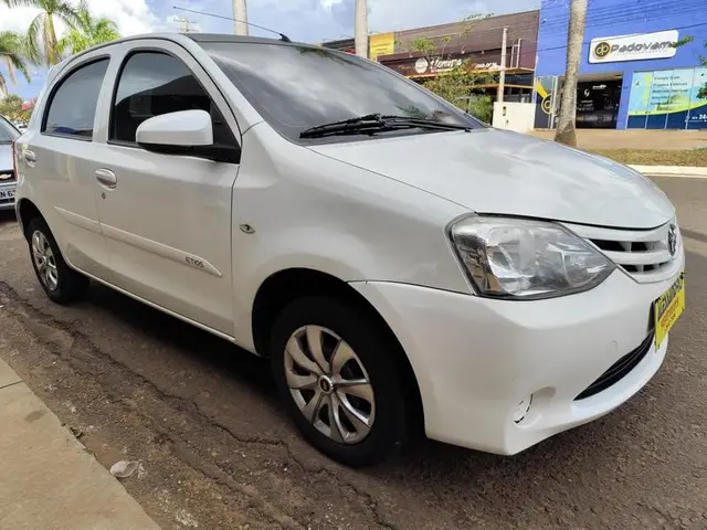 Carro Toyota Etios 2016 X 1.3 (Flex)