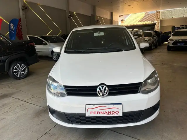 Carro Volkswagen Fox 2014 1.0 TEC (Flex) 4p