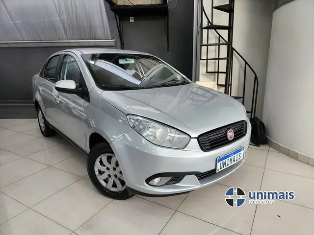 Carro Fiat Grand Siena 2017 Attractive 1.0 (Flex)