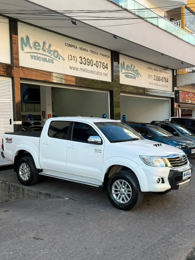 Carro Toyota Hilux Cabine Dupla 2014 Hilux 3.0 TDI 4x4 CD SRV (Aut)