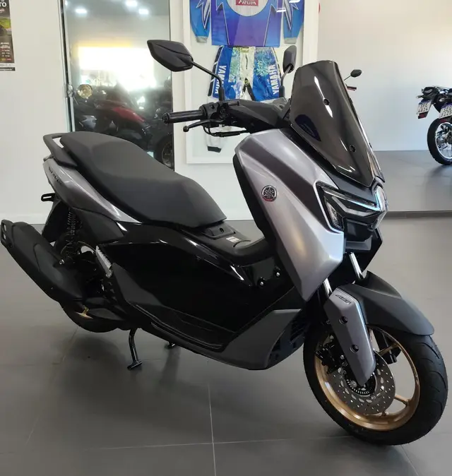 Moto Yamaha NMax 2025 Connected 160 ABS