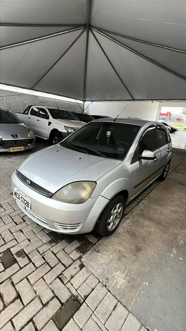 Carro Ford Fiesta Hatch 2006 1.0