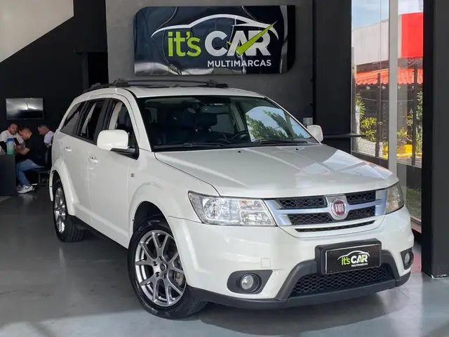 Carro Fiat Freemont 2015 2.4 16V Emotion (Aut)