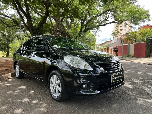 Carro Nissan Versa 2014 1.6 16V SL (Flex)