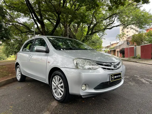 Carro Toyota Etios 2013 XLS 1.5 (Flex)