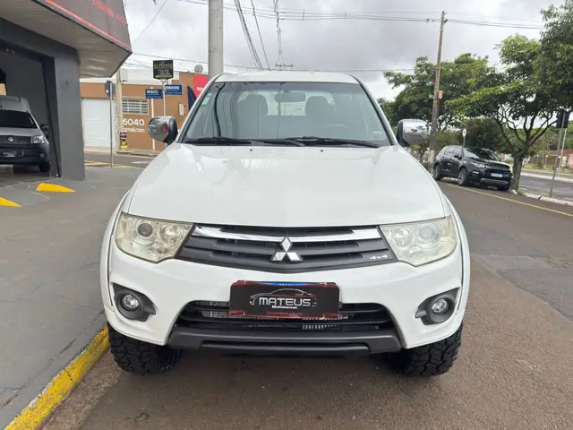 Carro Mitsubishi L200 Triton Sport 2014 3.2 DID-H HPE 4WD (Aut)