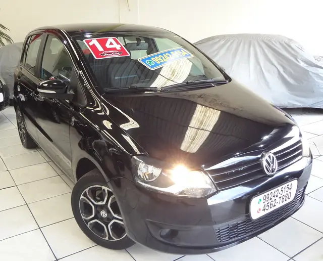 Carro Volkswagen Fox 2014 1.0 TEC Seleção (Flex)