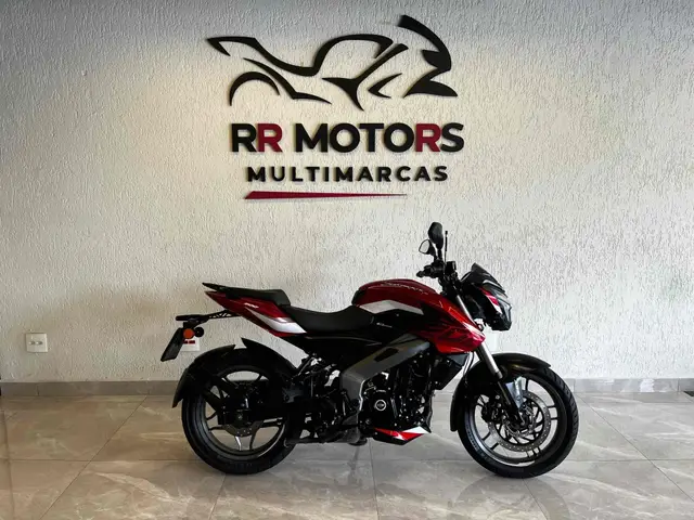 Moto Bajaj Dominar 200 2026 NS200