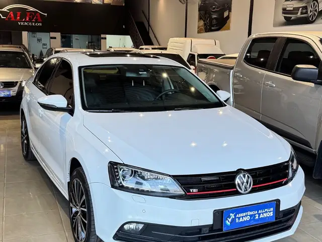 Carro Volkswagen Jetta 2016 2.0 Trendline Tiptronic (Flex)