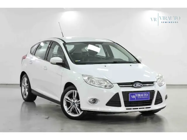 Carro Ford Focus Hatch 2014 SE 2.0 16V PowerShift