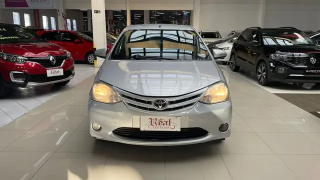 Carro Toyota Etios 2014 X 1.3 (Flex)