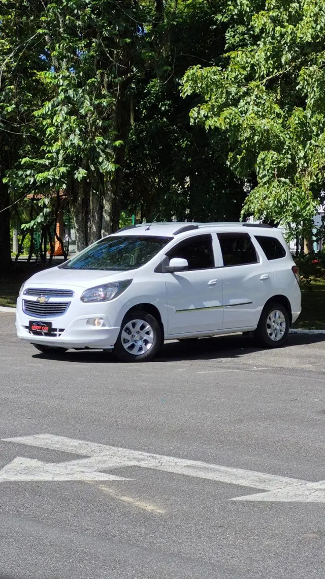 Carro Chevrolet Spin 2017 LTZ 7S 1.8 (Flex)