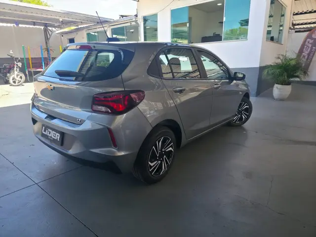 Carro Chevrolet Onix 2024 LT 1.0
