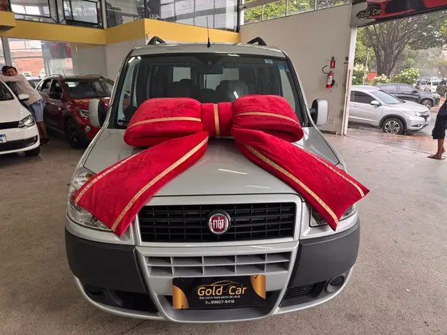 Carro Fiat Doblò 2018 Essence 1.8 5L (Flex)