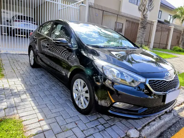 Carro Kia Cerato 2013 1.6 16V  Flex (Automatico)