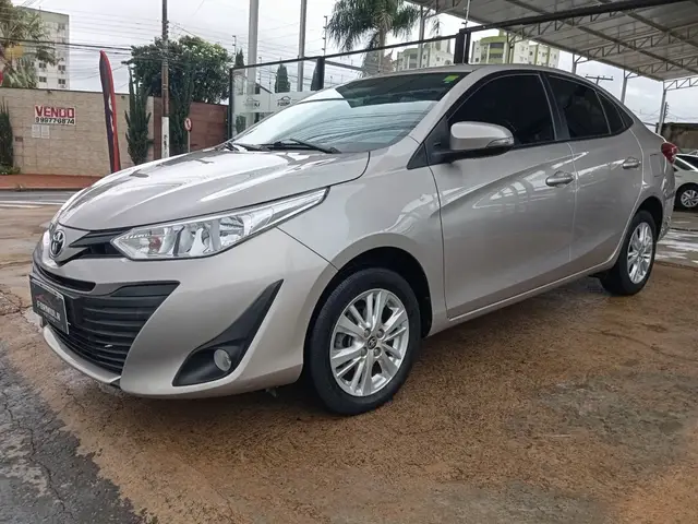 Carro Toyota Yaris Sedan 2019 1.5 XL Plus Tech CVT (Flex)