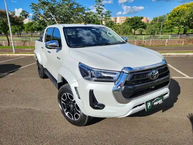 Carro Toyota Hilux Cabine Simples 2024 4x4 2.8 Diesel