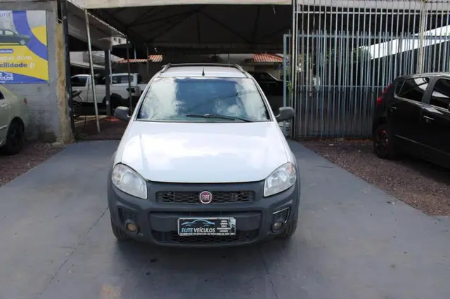 Carro Fiat Strada 2015 Adv.1.8 16V Dualogic Flex CD