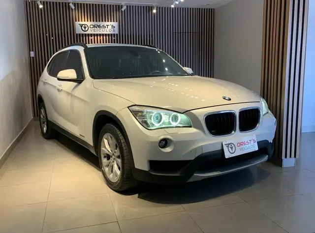 Carro BMW X1 2014 2.0 sDrive18i Top (aut)