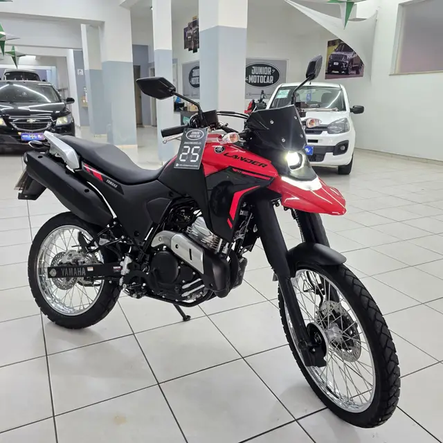 Moto Yamaha XTZ 250 Lander 2025 Connected