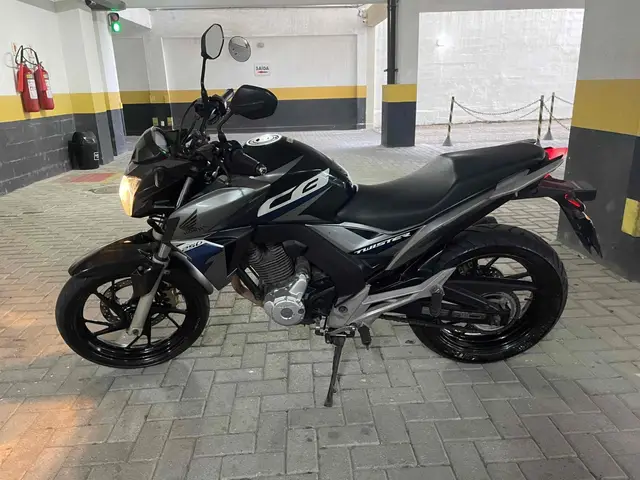 Moto Honda CB 250F Twister 2019 Standard