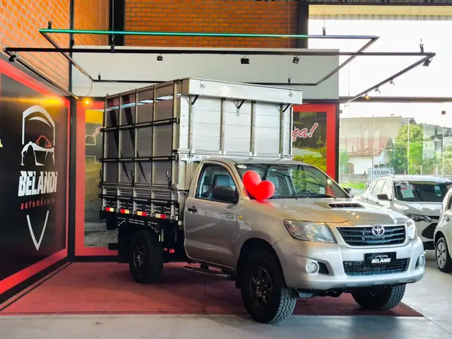 Carro Toyota Hilux SW4 2013 3.0 TDI 4x4 SR 5L