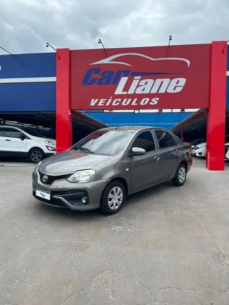 Carro Toyota Etios 2018 XS 1.5 (Flex)