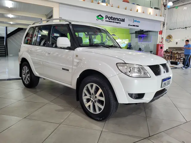 Carro Mitsubishi Pajero TR4 2015 2.0 16V 4x2 (Flex)