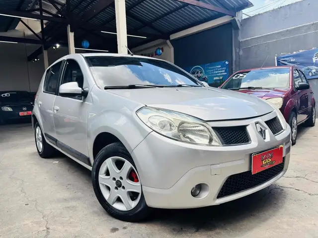 Carro Renault Sandero 2010 Privilège 1.6 8V Hi-Torque (flex)