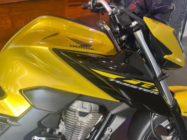 Moto Honda CB 300F Twister 2024 (ABS)