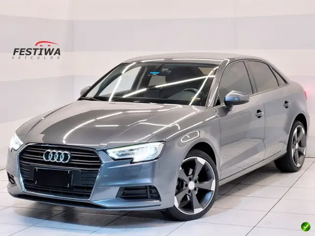 Carro Audi A3 2017 1.4 TFSI Ambiente Tiptronic (Flex)